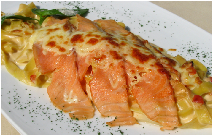 Тальятелле с лососем Тальятелле с лососем